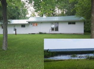 235 Bay Rd, Peshtigo, WI 54157