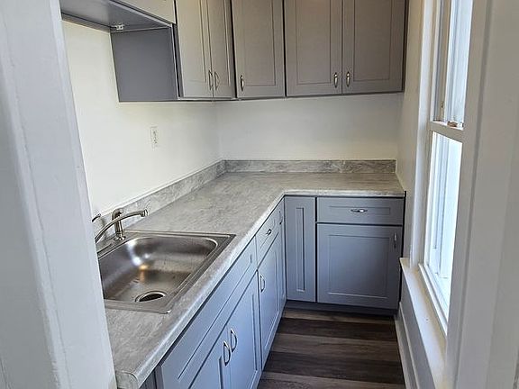 5th image of 151 William St #2