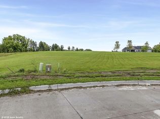 12808 Oak Brook Cir, Urbandale, IA 50323