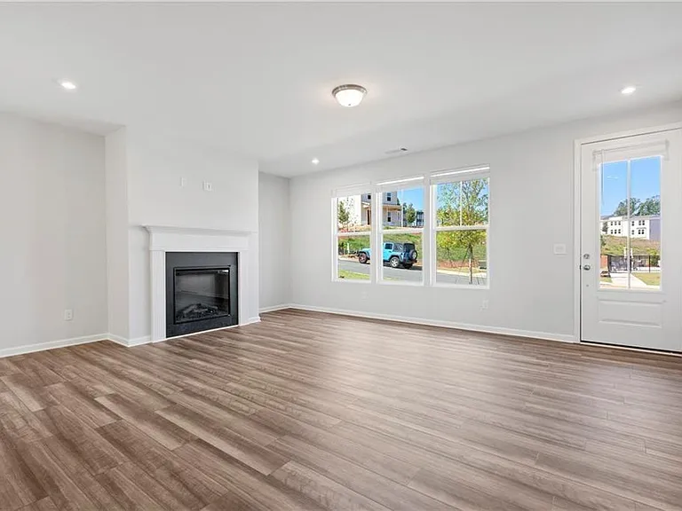 1359 Creek View Ln NW — Photo 9