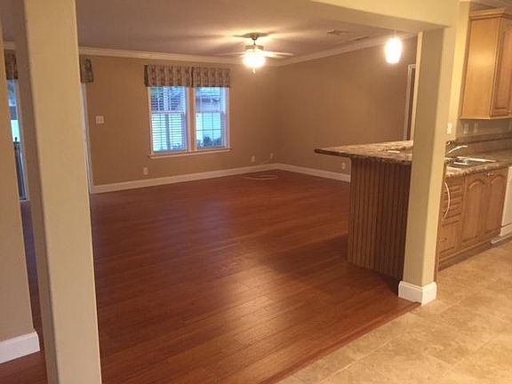 2nd image of 3203 W Cass St