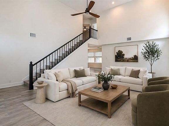 3rd image of 4602 Everest Ln