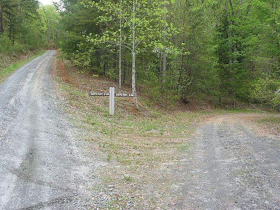 Left on Poplar 250' on Right