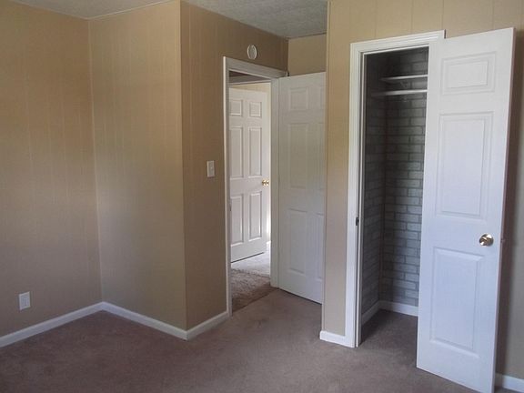 2nd image of 1301 N Wheeling Ave