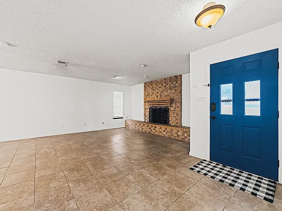 515 E Aspen St — Photo 2