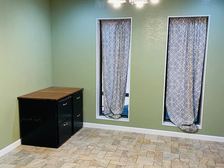 306 S Davis St — Photo 16