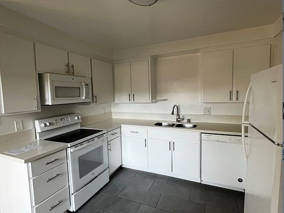 2nd image of 2435 W 227th St #B