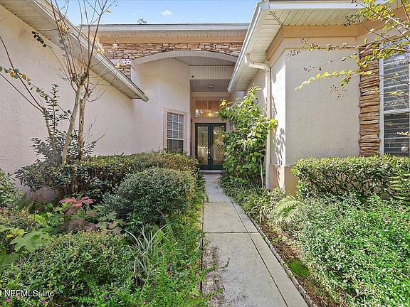 2nd image of 1325 BARRINGTON Circle