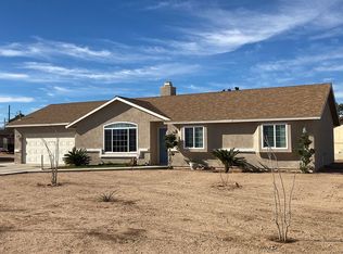 16615 Mission St, Hesperia, CA 92345