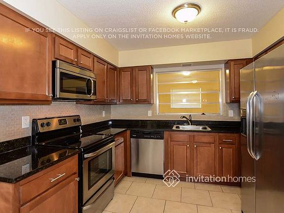 5th image of 3810 17th Avenue Dr W