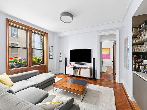 5th image of 532 W 111th St #53/54