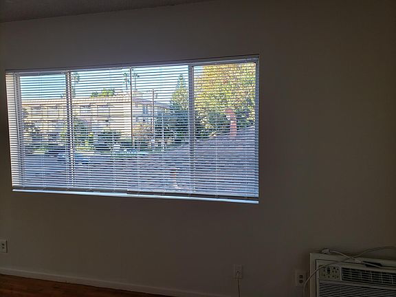 5th image of 4390 Camellia Ave #2