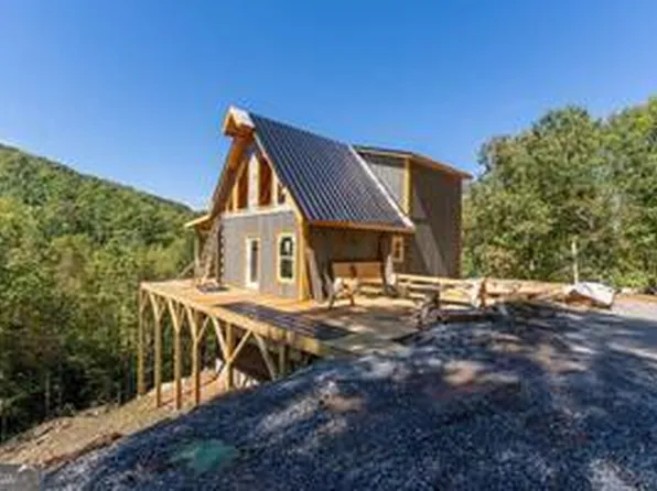 430 Fiddlers Way, Brasstown, NC 28902