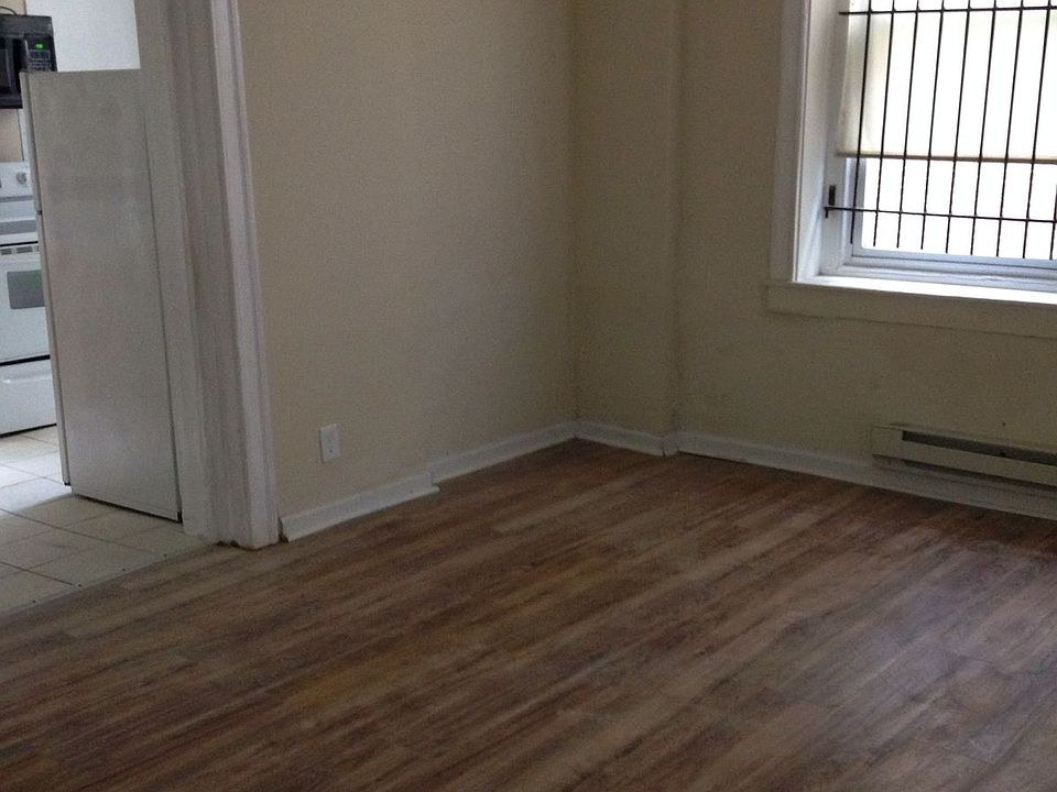 2nd image of 1713 W Tioga St #5