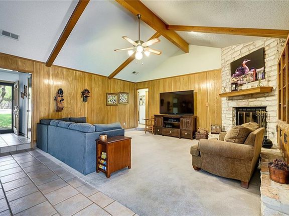 5th image of 2906 Live Oak St