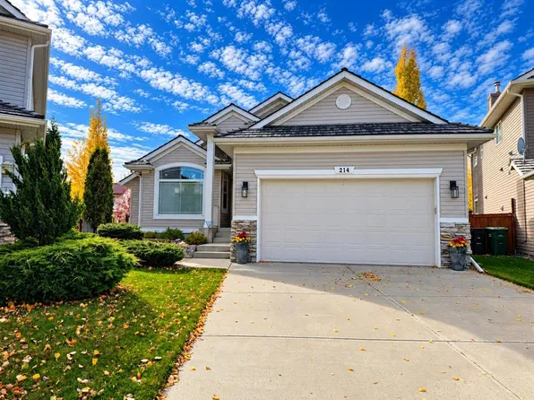 214 N Douglas Glen Gdns SE, Calgary, AB T2Z 3S9