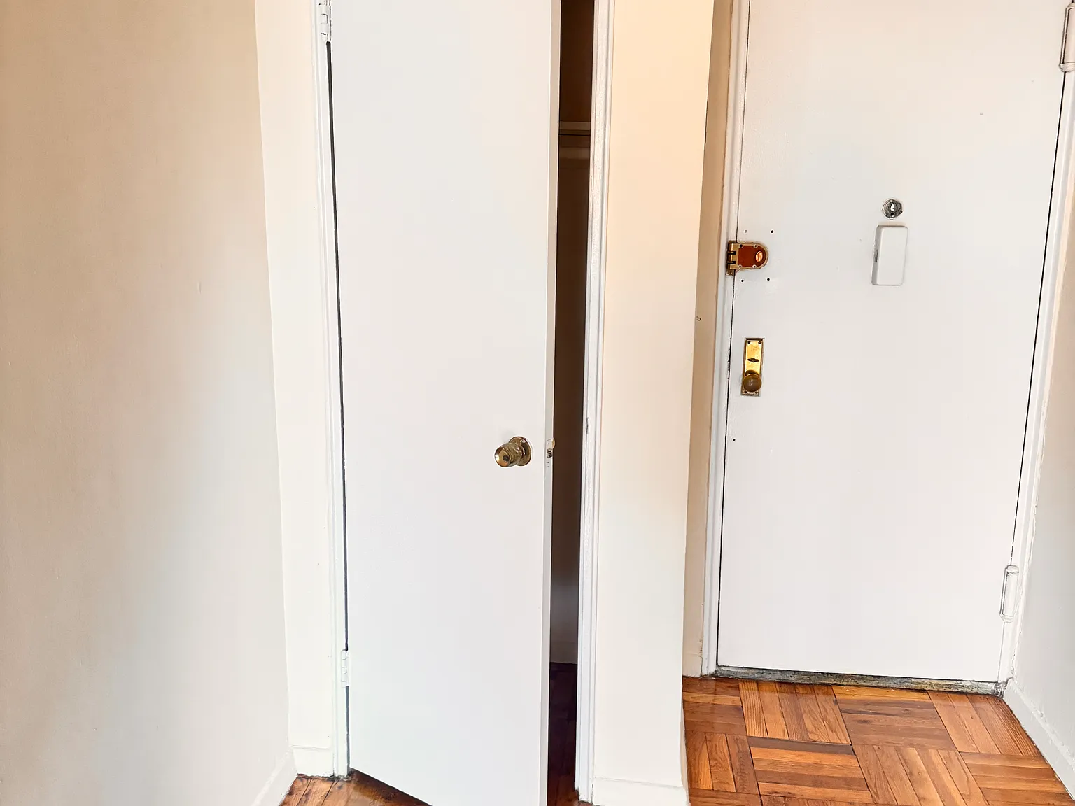 Studio, 600 sqft, $1,900 — Photo 3