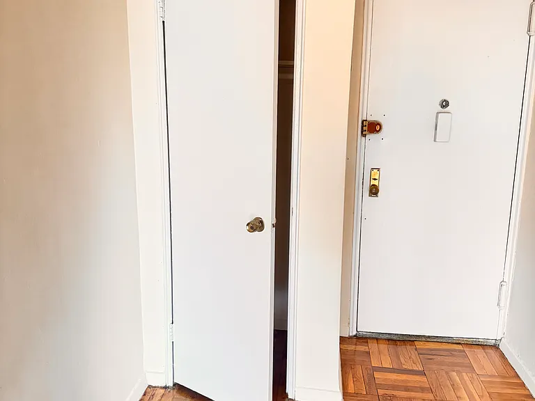 14943 35th Ave #1J — Photo 3