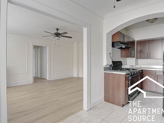 2nd image of 2756 N Pine Grove Ave APT 1109
