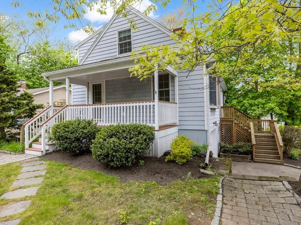 27 Puritan Rd, Marblehead, MA 01945