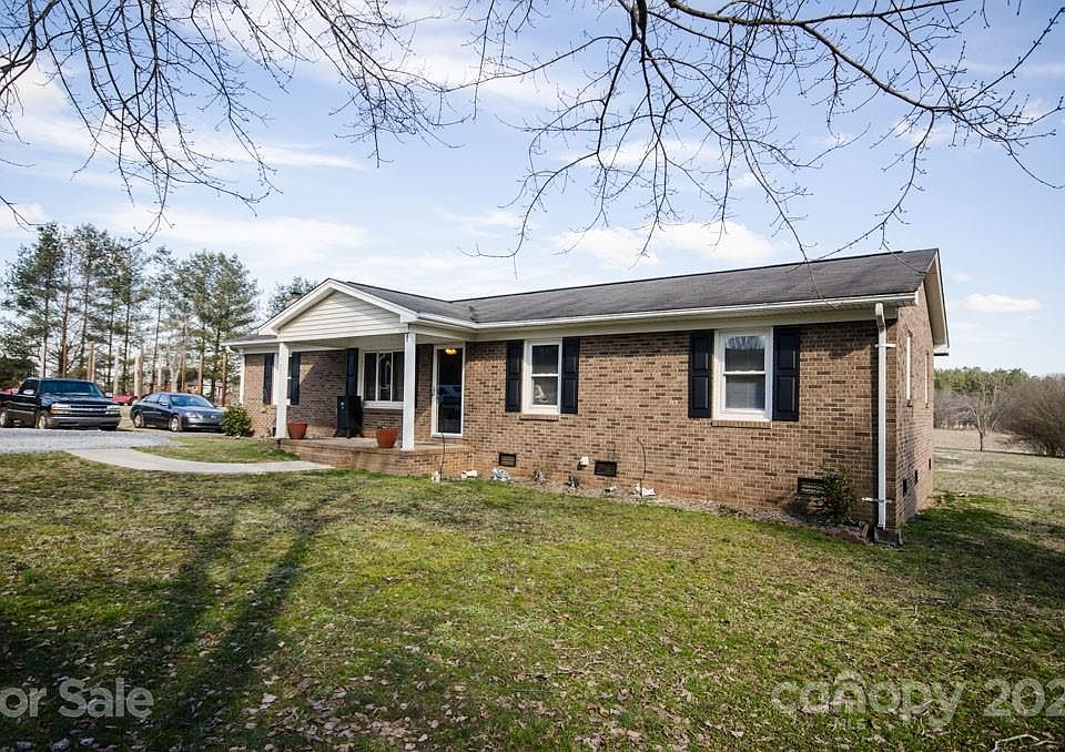 1st image of 727 Burton Wood Ln