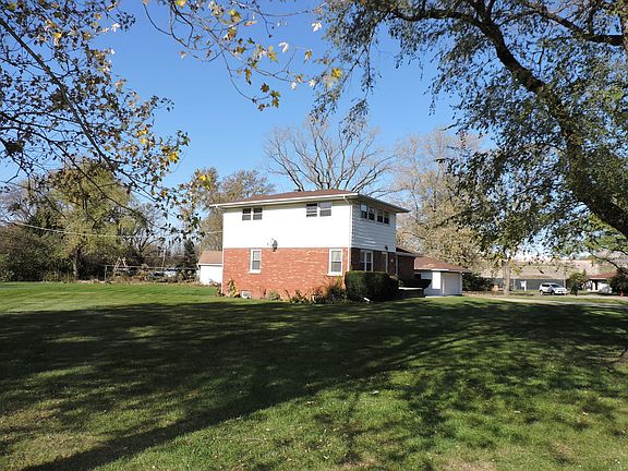 3rd image of 300 Blackstone Ave