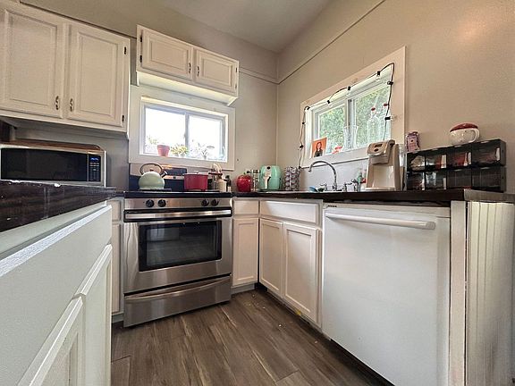 4th image of 3201 Downes St