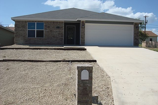 1st image of 2114 Woodlawn Dr