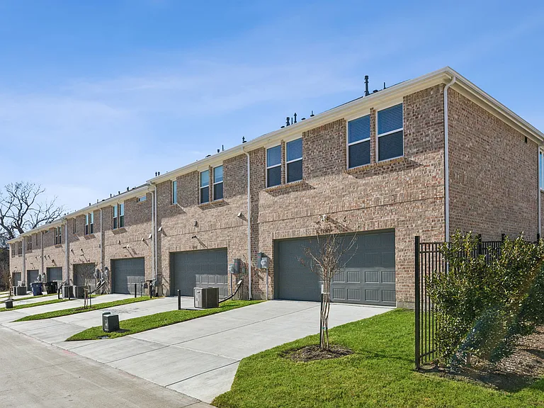15989 Wax Myrtle St — Photo 32