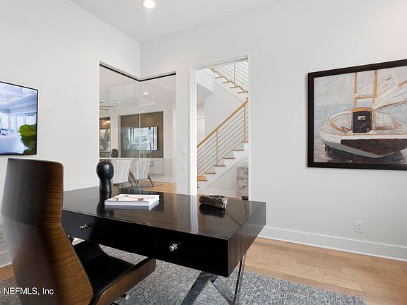 4th image of 274 N ROSCOE Boulevard