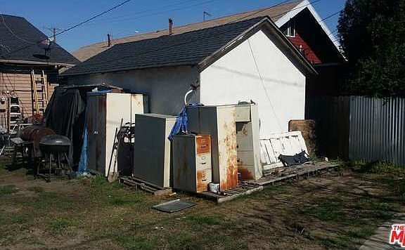 2nd image of 424 W 62nd St