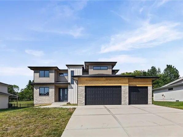 1006 Meadowbrook Dr, Kearney, MO 64060