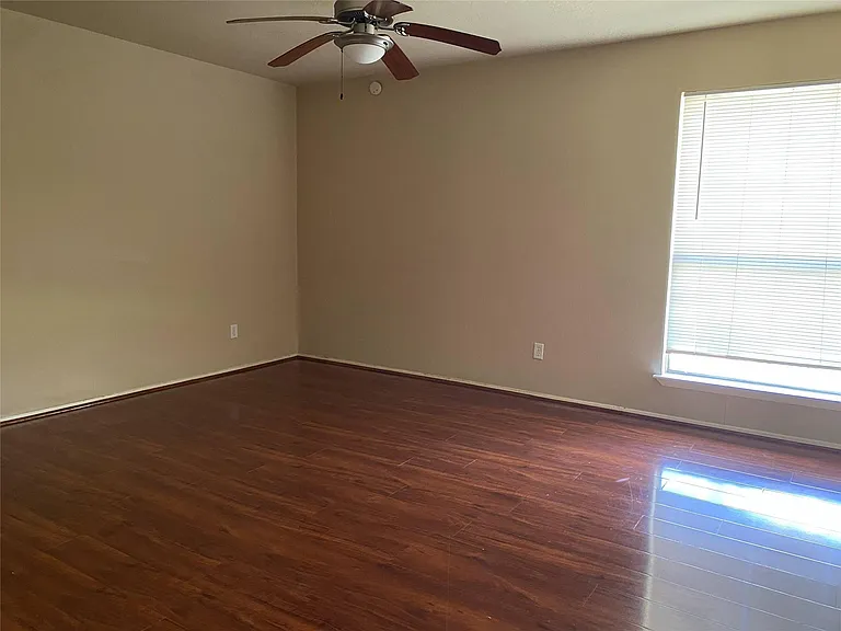 623 Old Colony Dr — Photo 9