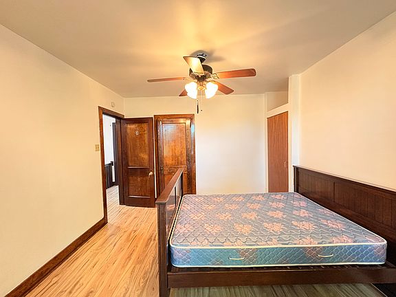 3rd image of 1045 Flemington St