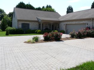 111 Bridgewater Ct, Danville, VA 24541