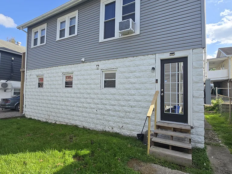 124 Park Blvd #1/2 — Photo 1