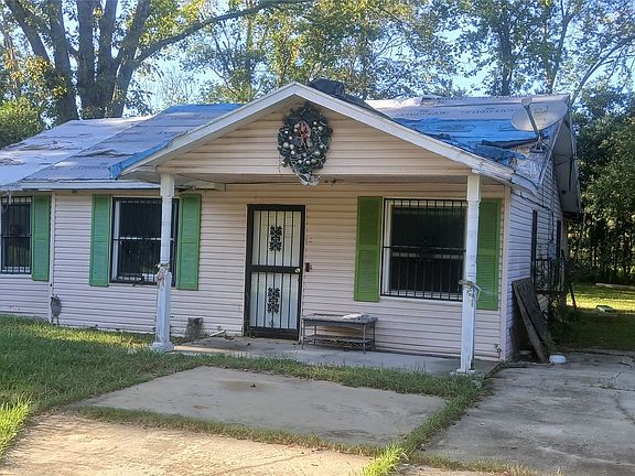 2nd image of 212 W Delano Ave