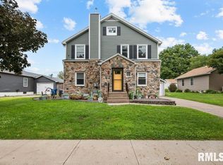 334 E James St, Walcott, IA 52773