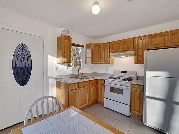 3rd image of 2109 Red Cedar St
