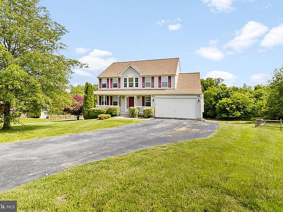 2nd image of 40 Devereaux Terrace Ct