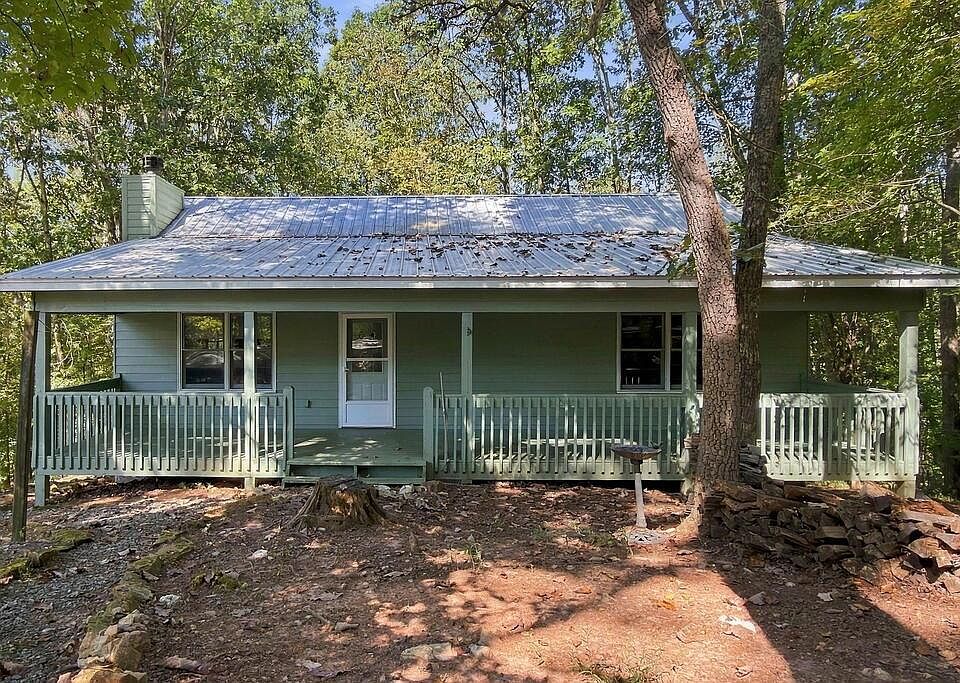 1st image of 685 Riverview Dr