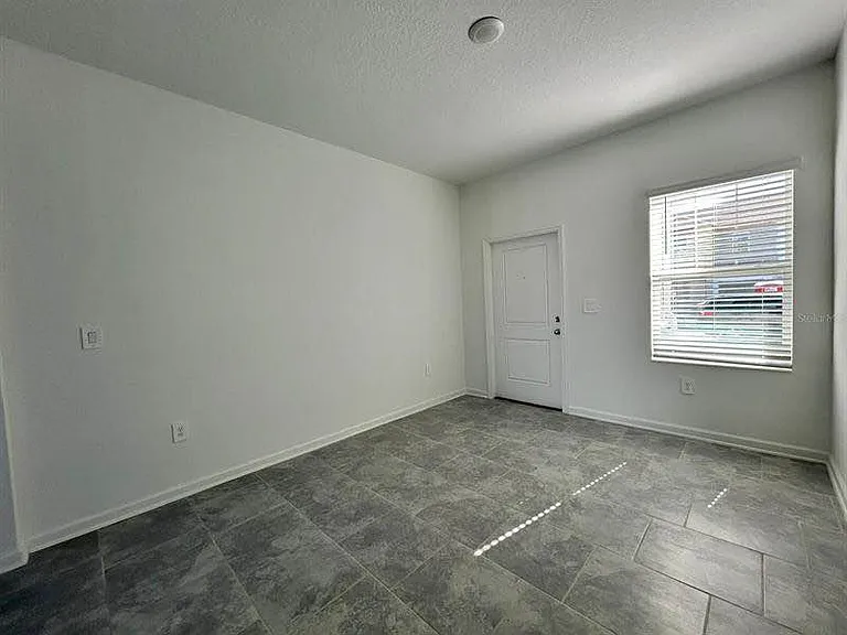 3295 Laurent Loop — Photo 14