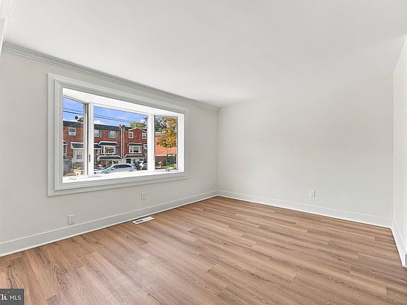 5th image of 12728 Cabell Rd