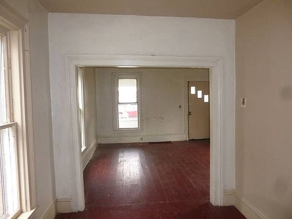5th image of 345 Amity Ave