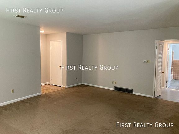 3rd image of 518 Heather Dr APT 4