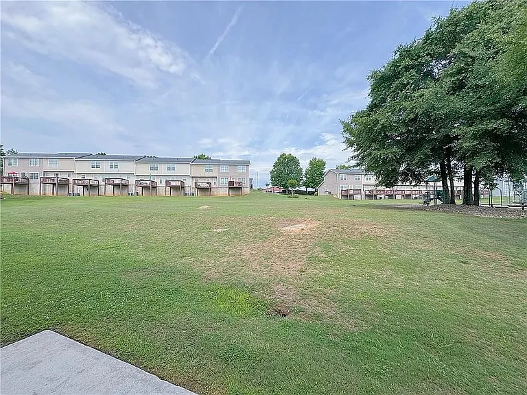 1403 Eastmont Dr NW #D — Photo 15