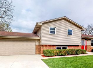 2122 Sanford Ave, New Lenox, IL 60451