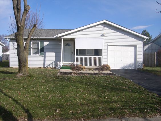 1st image of 106 Andrew Ct W