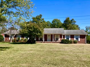 520 Indian Creek Rd, Mc Ewen, TN 37101