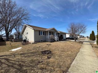 906 Evergreen Ave, Storm Lake, IA 50588